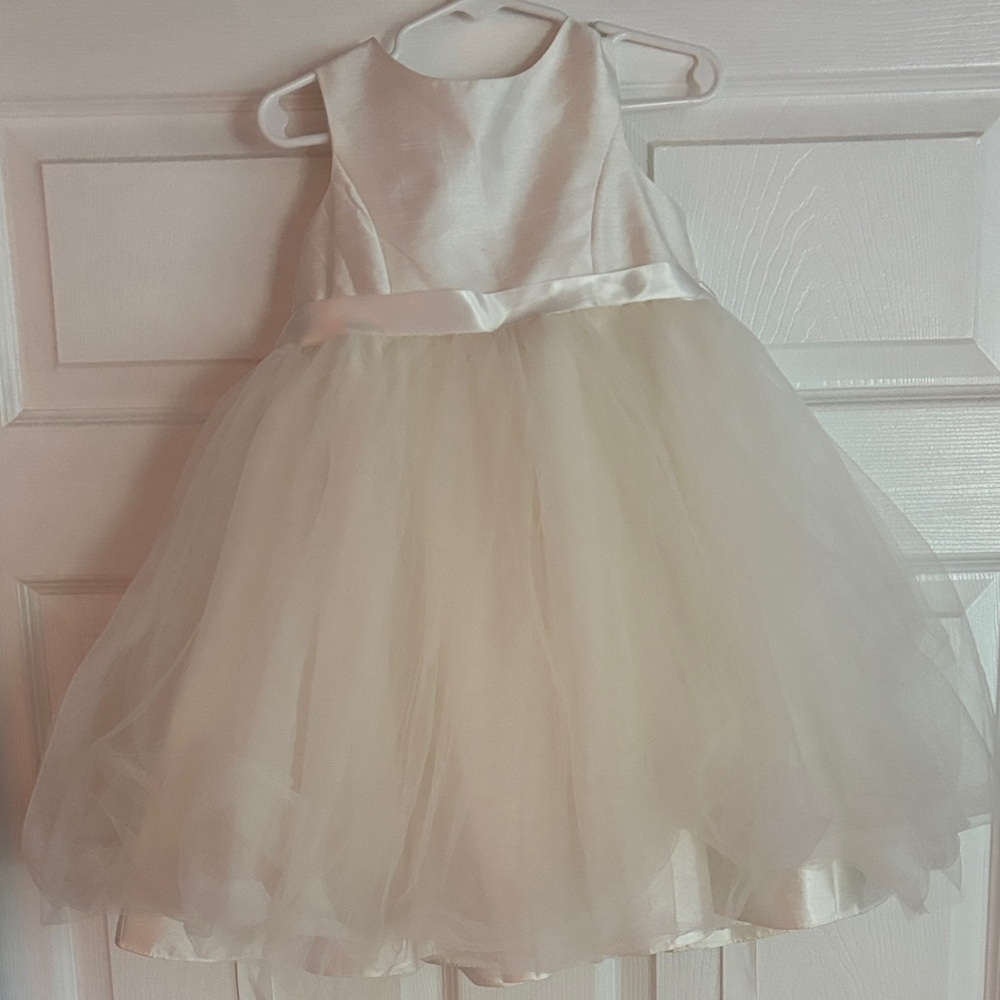 David’s Bridal Flower girl dress size 3T ivory